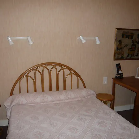 Cit'hotel Aero-hotel 2* לה בלאן מניל