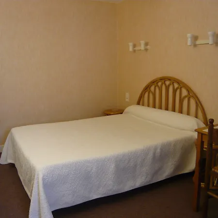 Cit'hotel Aero-hotel 2* לה בלאן מניל